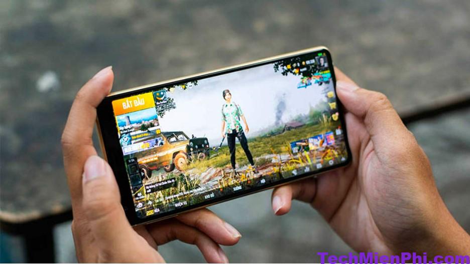 Chơi game và nghe nhạc trên điện thoại OPPO